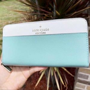 Kate Spade β οΈ Zip Around Continental Wallet